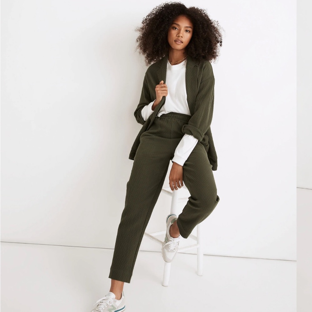 Madewell Pull-On High-Rise Tapered Pants in Diamond Jacquard